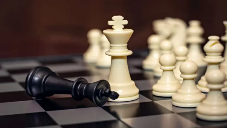 Hiérarchie des pions aux échecs