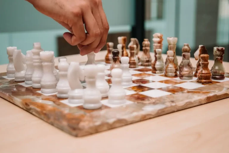 Quels sont déplacements interdits au jeux d'échecs
